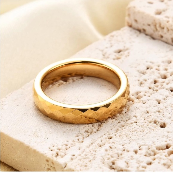 UNISEX - 4mm Tungsten Gold Wedding Band ~ Mens Womens Faceted Bridal Band - Picture 5 of 15